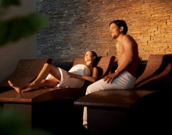 TT_Sauna_Ruheraum_Paar-350x275